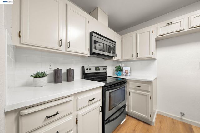 957 Cheryl Ann Cir 15, Hayward, CA 94544