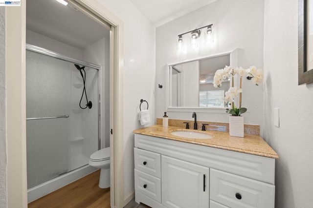 957 Cheryl Ann Cir 15, Hayward, CA 94544