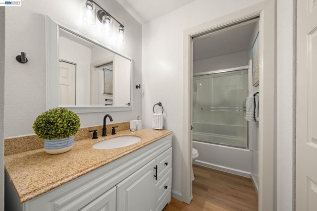 957 Cheryl Ann Cir 15, Hayward, CA 94544