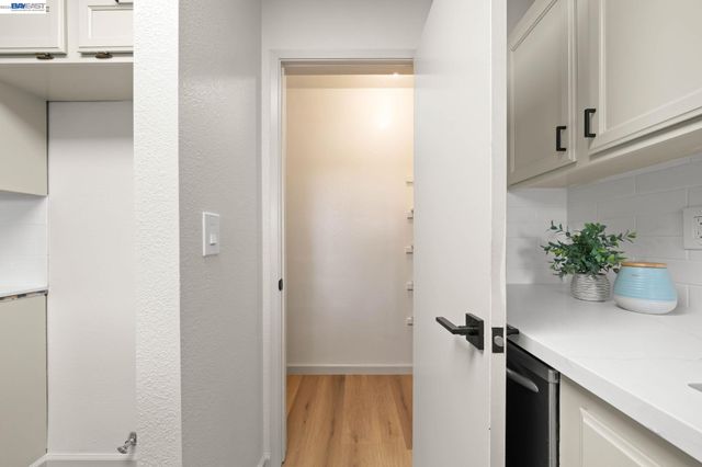 957 Cheryl Ann Cir 15, Hayward, CA 94544