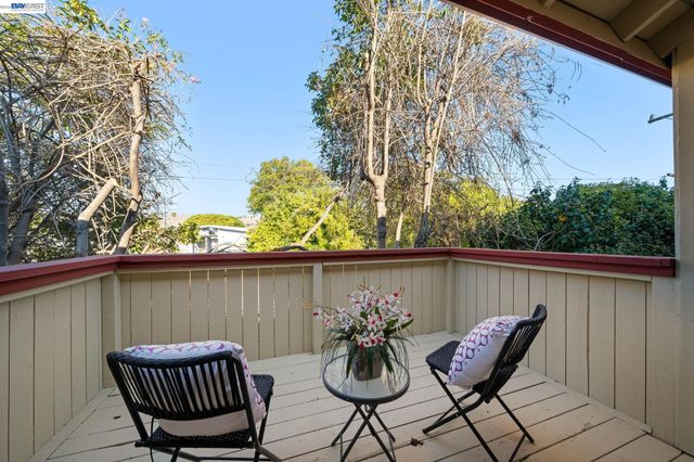 957 Cheryl Ann Cir 15, Hayward, CA 94544