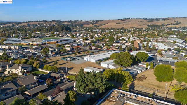 957 Cheryl Ann Cir 15, Hayward, CA 94544
