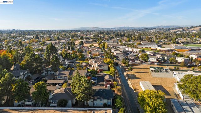 957 Cheryl Ann Cir 15, Hayward, CA 94544
