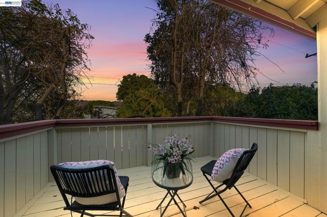 957 Cheryl Ann Cir 15, Hayward, CA 94544