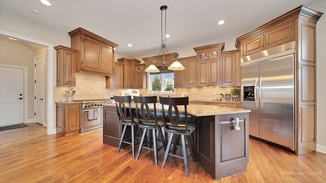 6919 Inverway Drive, Lakewood, IL 60014
