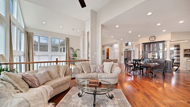 6919 Inverway Drive, Lakewood, IL 60014