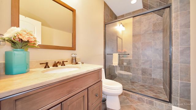 6919 Inverway Drive, Lakewood, IL 60014
