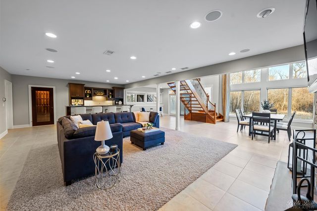 6919 Inverway Drive, Lakewood, IL 60014