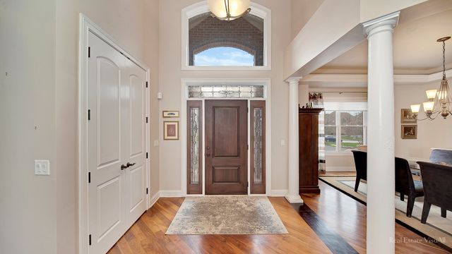 6919 Inverway Drive, Lakewood, IL 60014