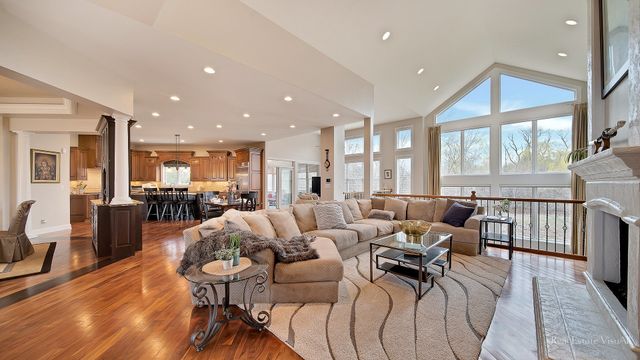 6919 Inverway Drive, Lakewood, IL 60014