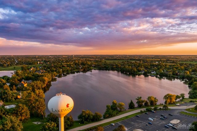 6919 Inverway Drive, Lakewood, IL 60014