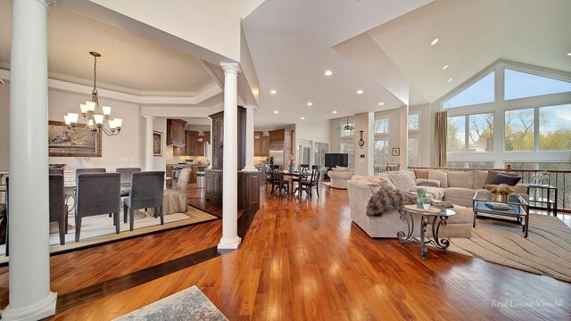 6919 Inverway Drive, Lakewood, IL 60014