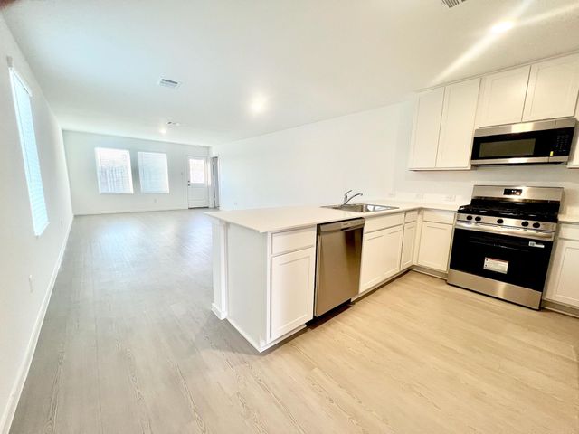 921 Lago Laceno Lane, Huffman, TX 77336