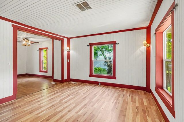 512 S Kinney Avenue, Mount Pleasant, MI 48858