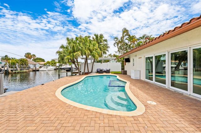 370 SE 12th Avenue, Pompano Beach, FL 33060