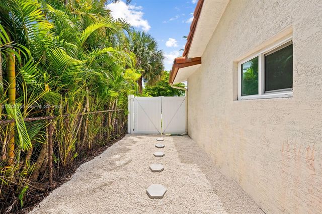 370 SE 12th Avenue, Pompano Beach, FL 33060