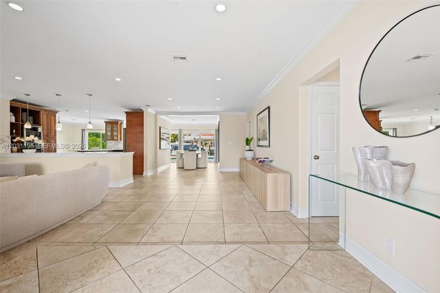370 SE 12th Avenue, Pompano Beach, FL 33060
