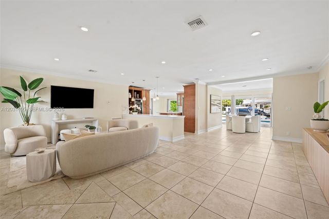 370 SE 12th Avenue, Pompano Beach, FL 33060