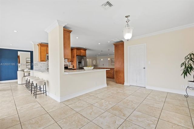 370 SE 12th Avenue, Pompano Beach, FL 33060