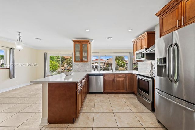 370 SE 12th Avenue, Pompano Beach, FL 33060