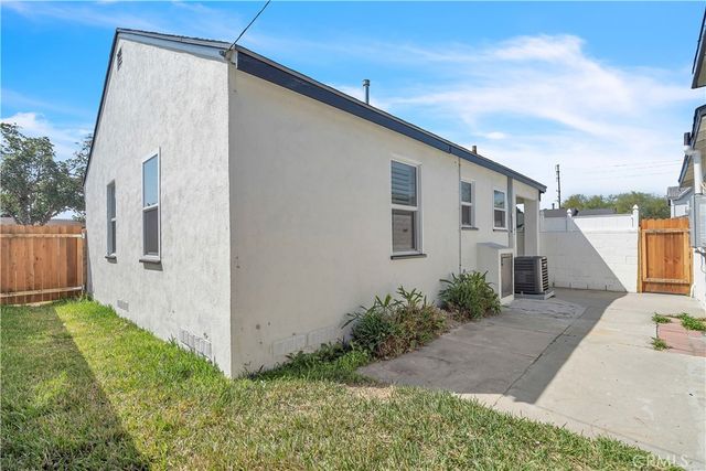 2101 E 63rd St, Long Beach, CA 90805