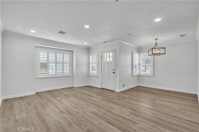 2101 E 63rd St, Long Beach, CA 90805