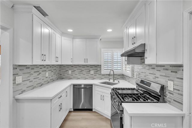 2101 E 63rd St, Long Beach, CA 90805
