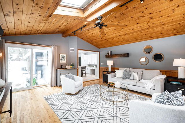 5975 W Green Brook DRIVE, Brown Deer, WI 53223