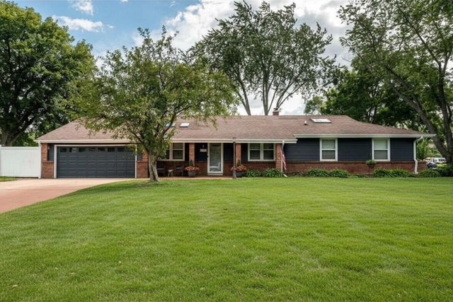 5975 W Green Brook DRIVE, Brown Deer, WI 53223