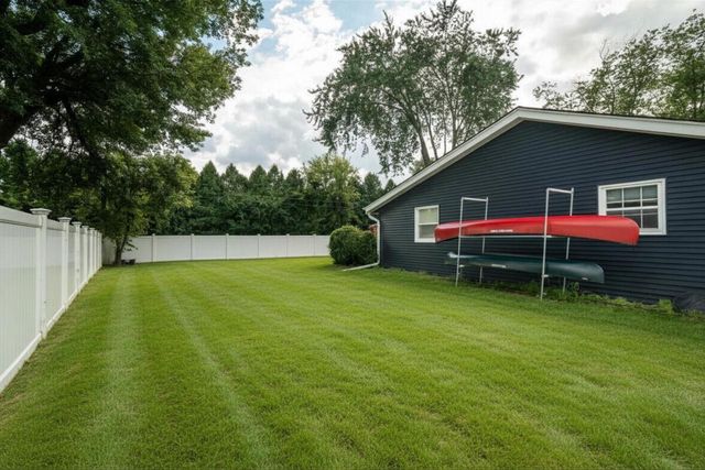 5975 W Green Brook DRIVE, Brown Deer, WI 53223