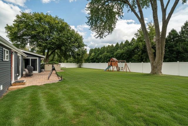 5975 W Green Brook DRIVE, Brown Deer, WI 53223