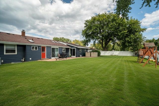 5975 W Green Brook DRIVE, Brown Deer, WI 53223