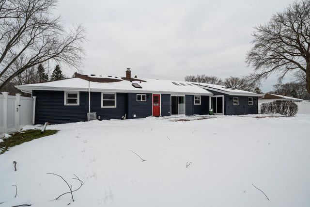 5975 W Green Brook DRIVE, Brown Deer, WI 53223