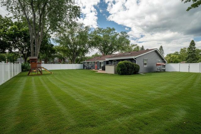 5975 W Green Brook DRIVE, Brown Deer, WI 53223