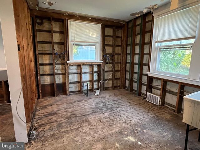 8012 HALSTEAD ST, Philadelphia, PA 19111