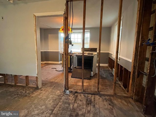 8012 HALSTEAD ST, Philadelphia, PA 19111