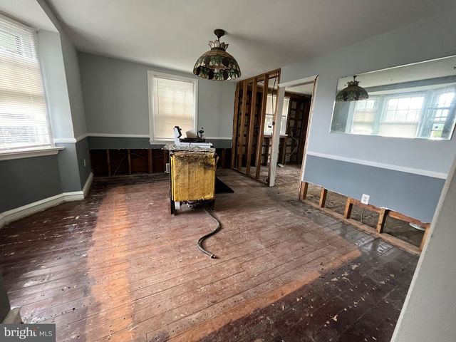 8012 HALSTEAD ST, Philadelphia, PA 19111