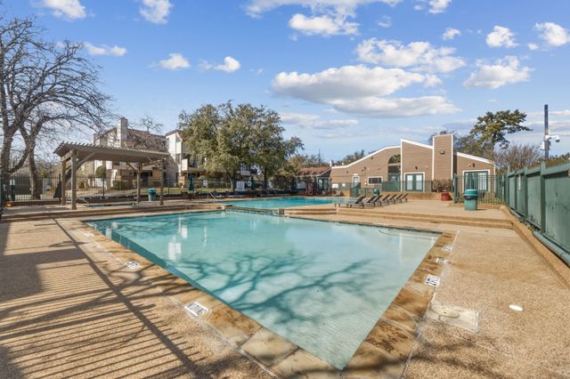 2301 Balsam Drive M209, Arlington, TX 76006