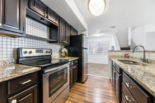 2301 Balsam Drive M209, Arlington, TX 76006