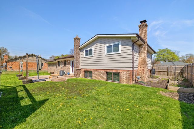 39259 N Blom Drive, Harrison Township, MI 48045