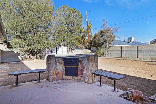3704 Cheraz Road NE, Albuquerque, NM 87111