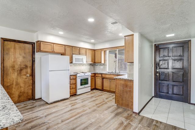 3704 Cheraz Road NE, Albuquerque, NM 87111