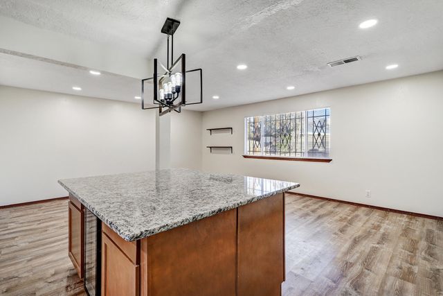 3704 Cheraz Road NE, Albuquerque, NM 87111