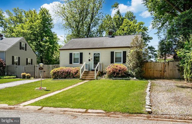 8 GARRETT RD, Wilmington, DE 19809