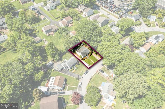 8 GARRETT RD, Wilmington, DE 19809