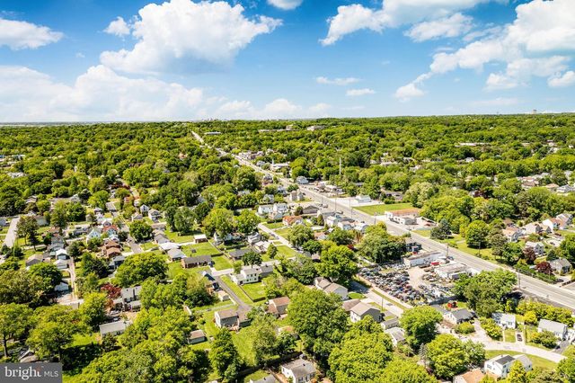 8 GARRETT RD, Wilmington, DE 19809