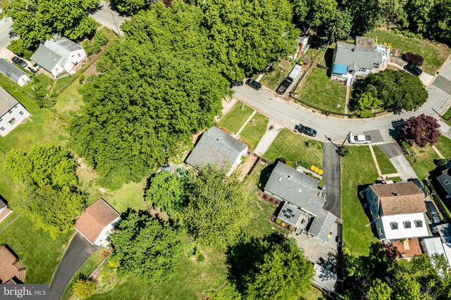 8 GARRETT RD, Wilmington, DE 19809