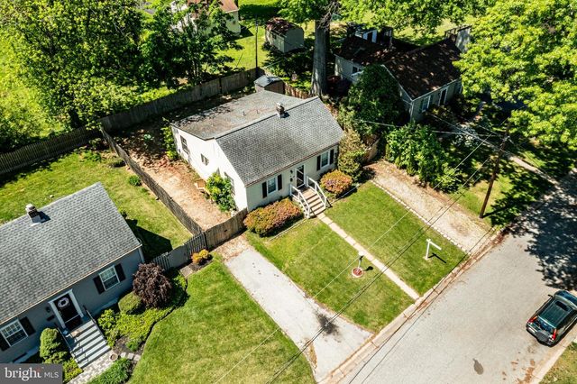 8 GARRETT RD, Wilmington, DE 19809