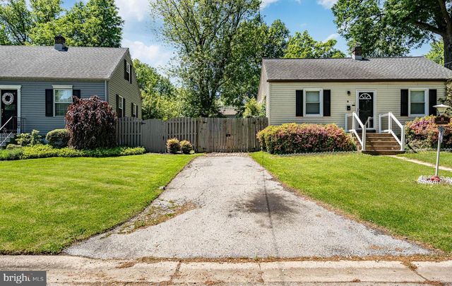 8 GARRETT RD, Wilmington, DE 19809