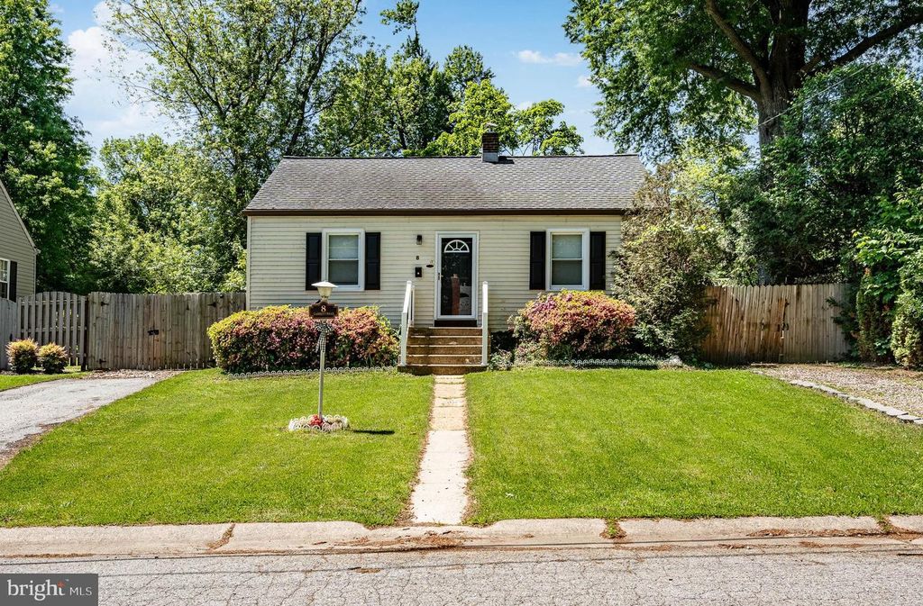 8 GARRETT RD, Wilmington, DE 19809